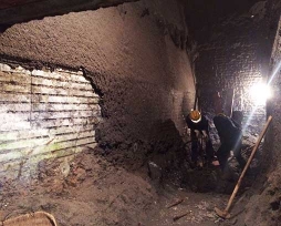 侧吹炉现场大建查抄铜水套无缺无损照片
