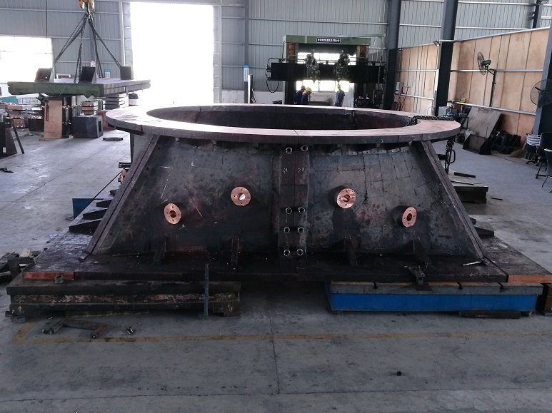 烟路方变圆铸铜水套出厂前预装配照片