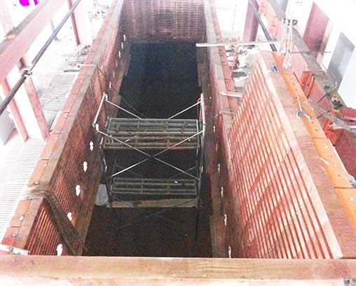 侧吹炉铜水套现场装置照片1