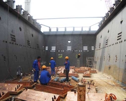 矩形镍铁电炉铜水套现场装置照片1